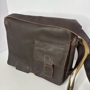 Aunts & Uncles Brown Leather Messenger Bag Laptop Crossbody Satchel Briefcase
